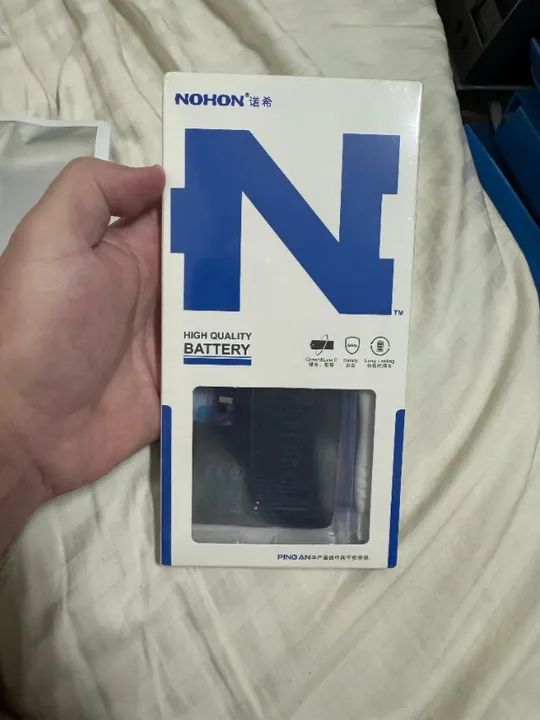 Vendo bateria da marca Nohon, para o iPhone 14 Pro Max, lacrada, 1a linha - Foto 3