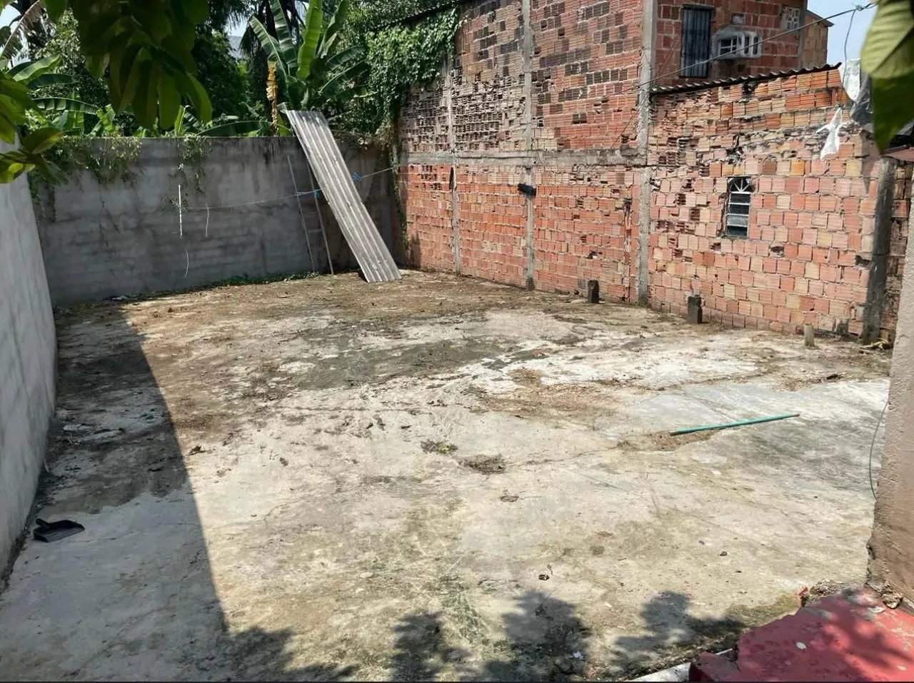 // Vila no Alvorada com 1 casa - 4 apartamentos e quintal