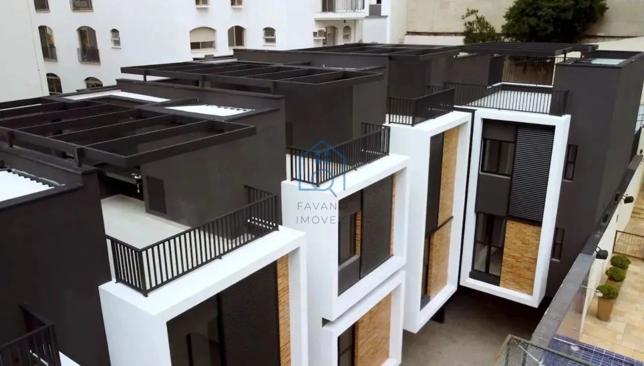 Casa de Condomínio com 2 Suítes e 2 Vagas, 170 m² à Venda em Higienópolis