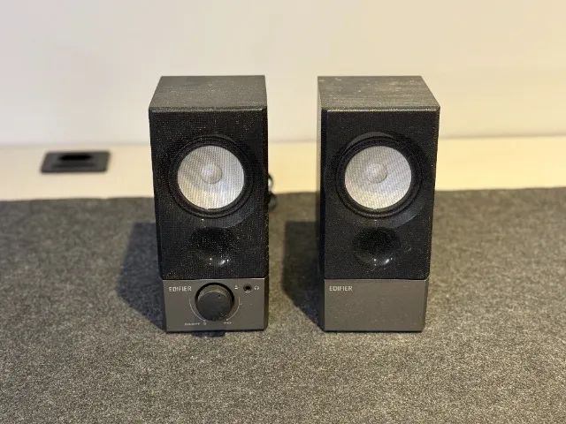 Caixa de som Edifier R19U
