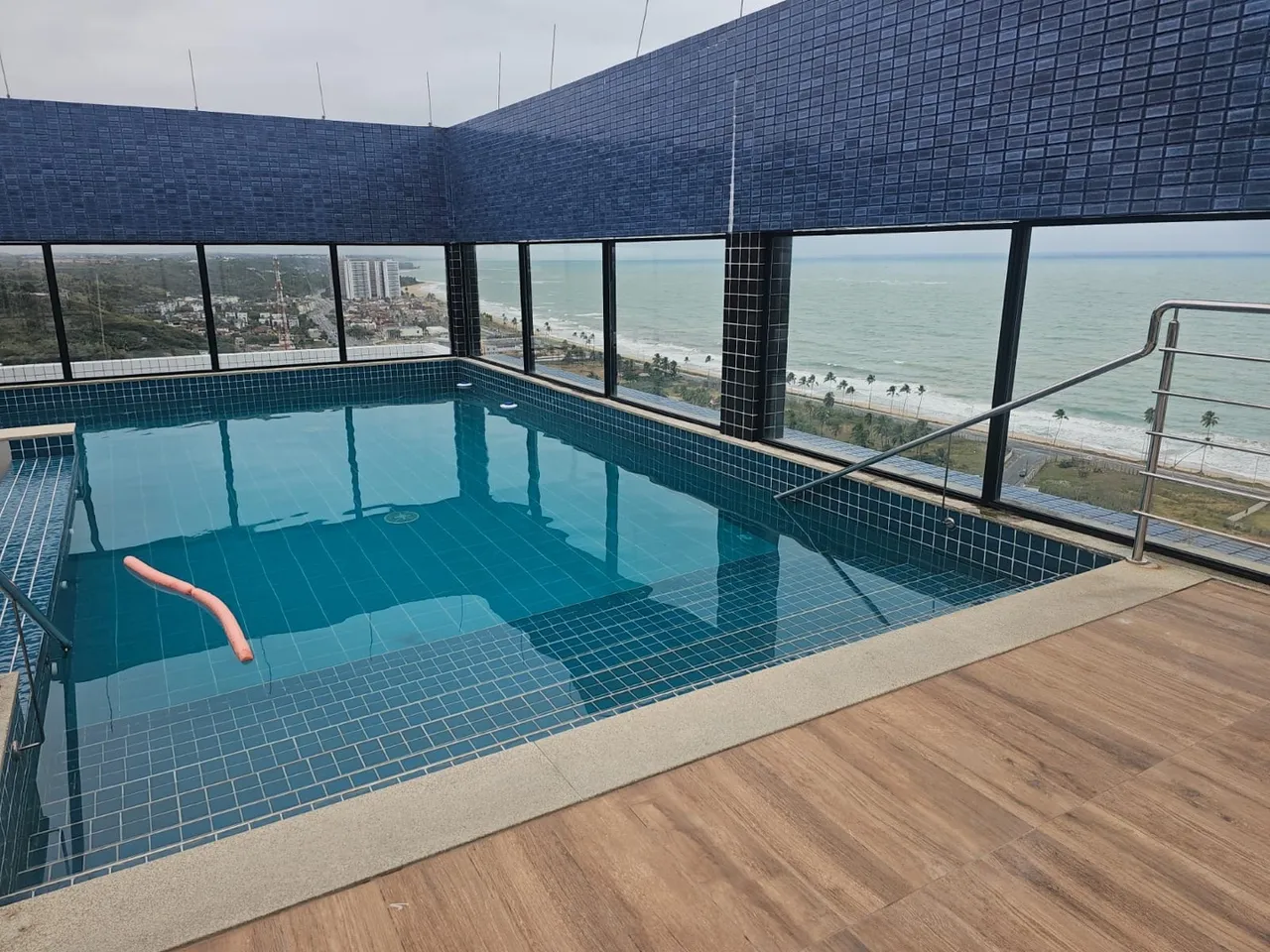 Apt com vista para mar mobiliado