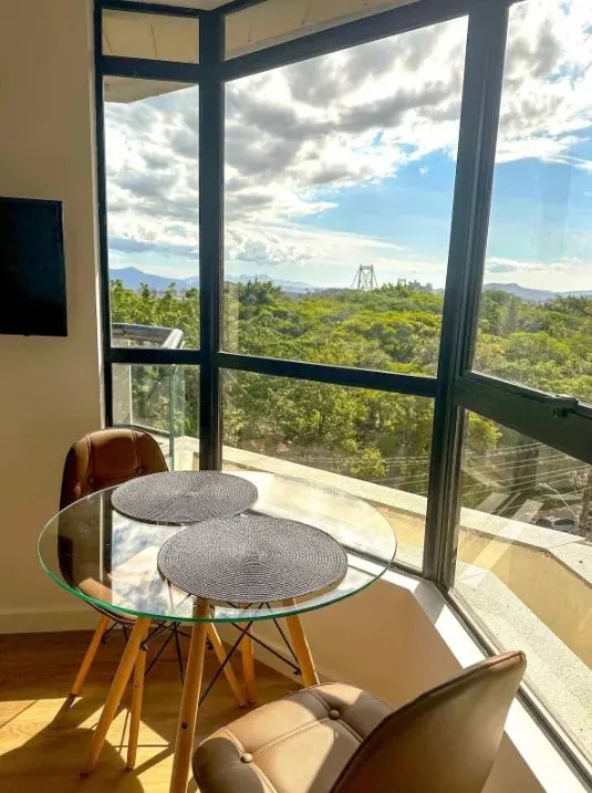 Apartamento de 1 quarto no centro de Florianópolis com vista para o parque da luz