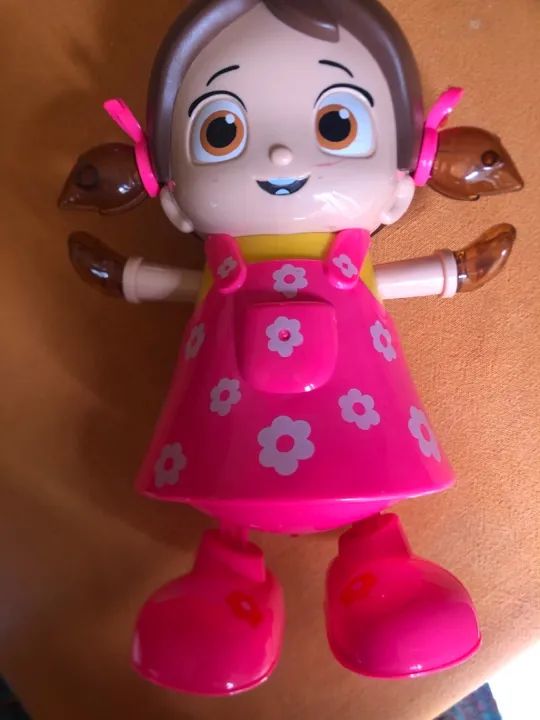 Boneca Musical Canta e Dança - Brinquedo Infantil