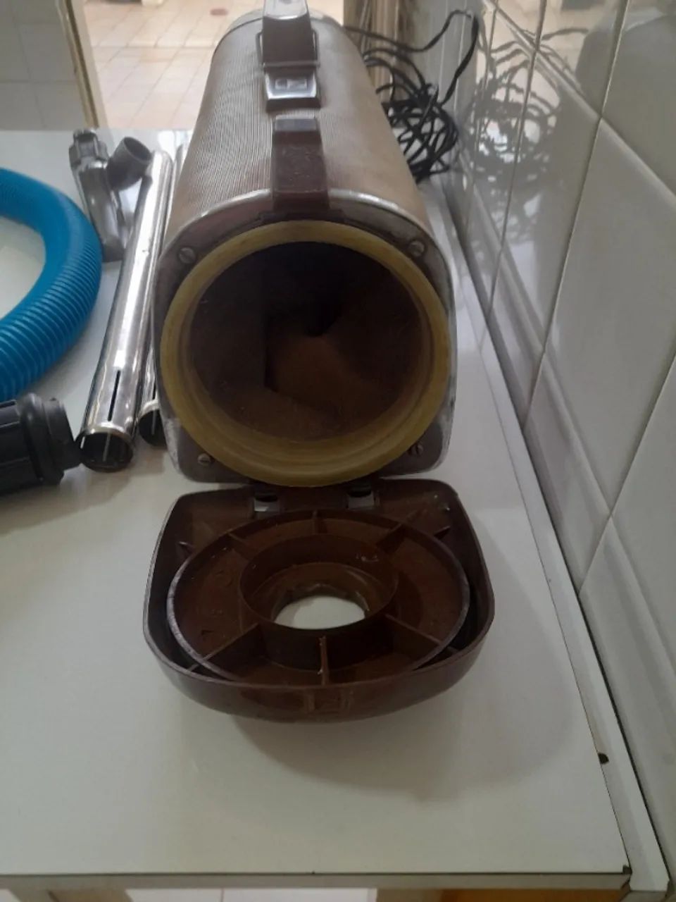 aspirador electrolux 1000 antigo com acessórios e manual - Foto 4