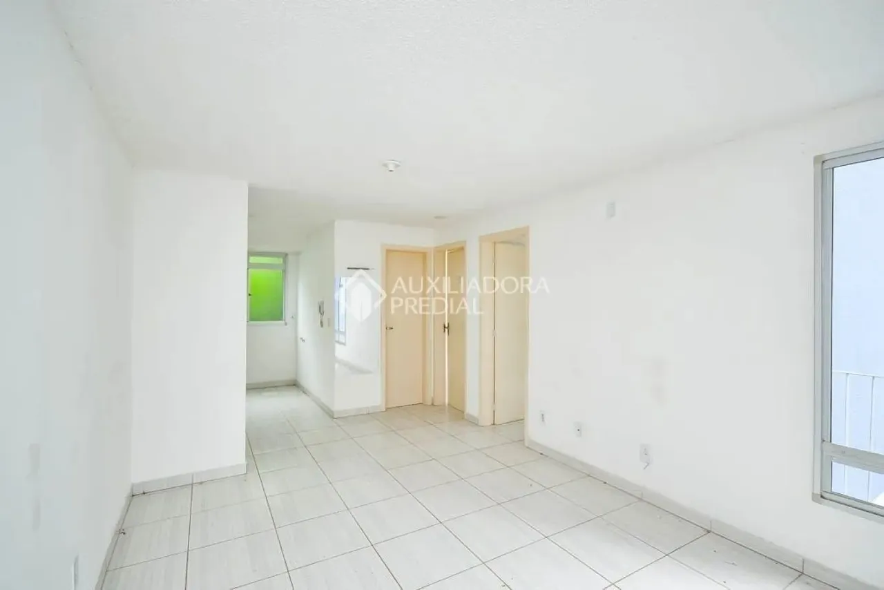 Apartamento com 02 quartos no bairro Lomba do Pinheiro