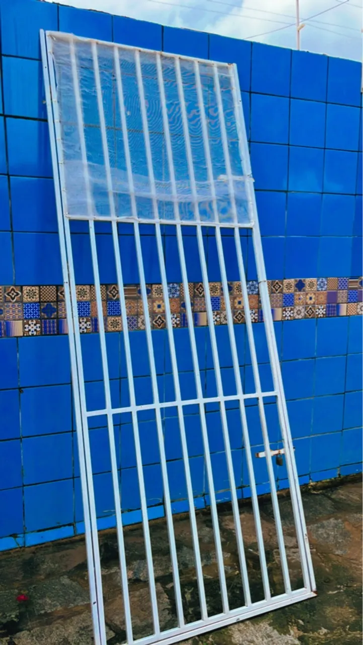 Grade de proteção com tela
