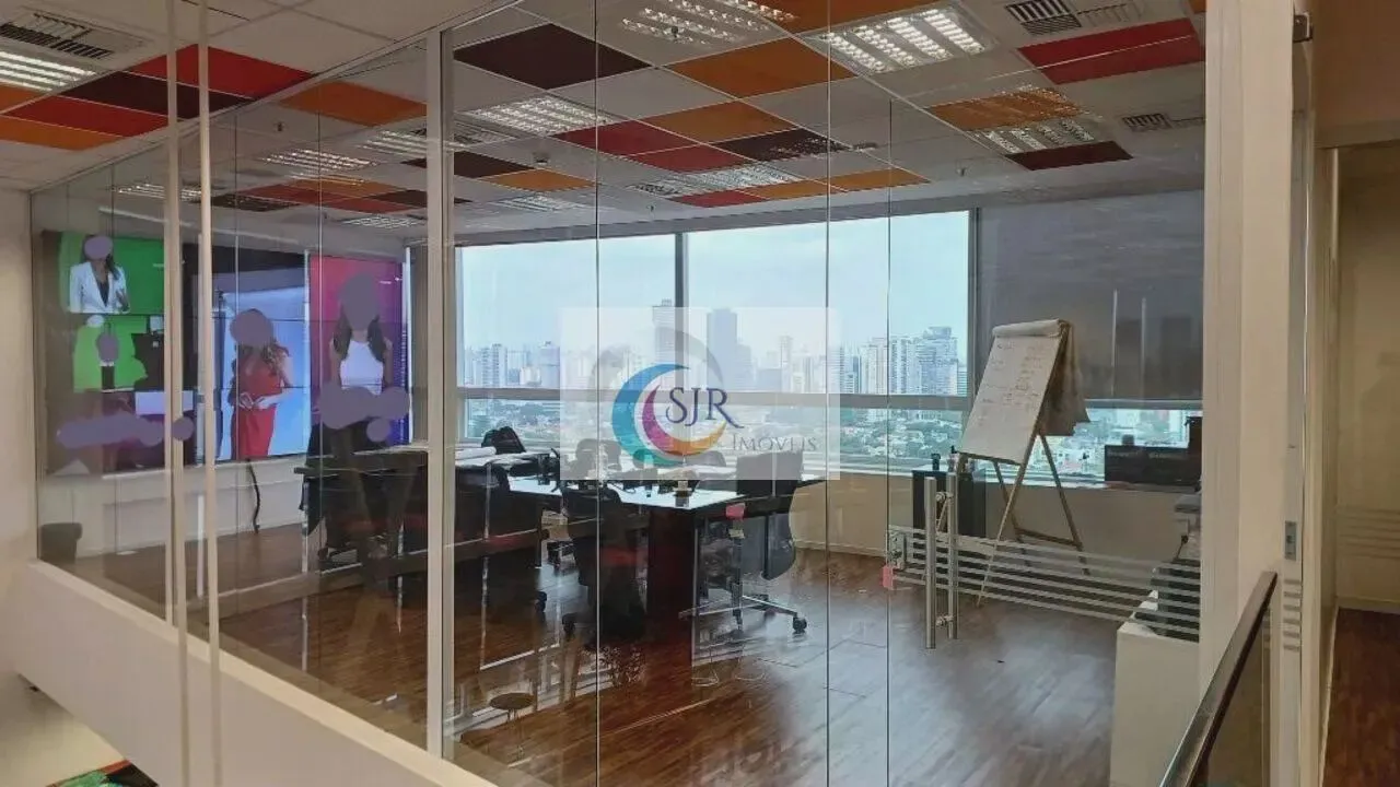 Sala Comercial de 400 m² mobiliado com 60 estações de trabalho!
