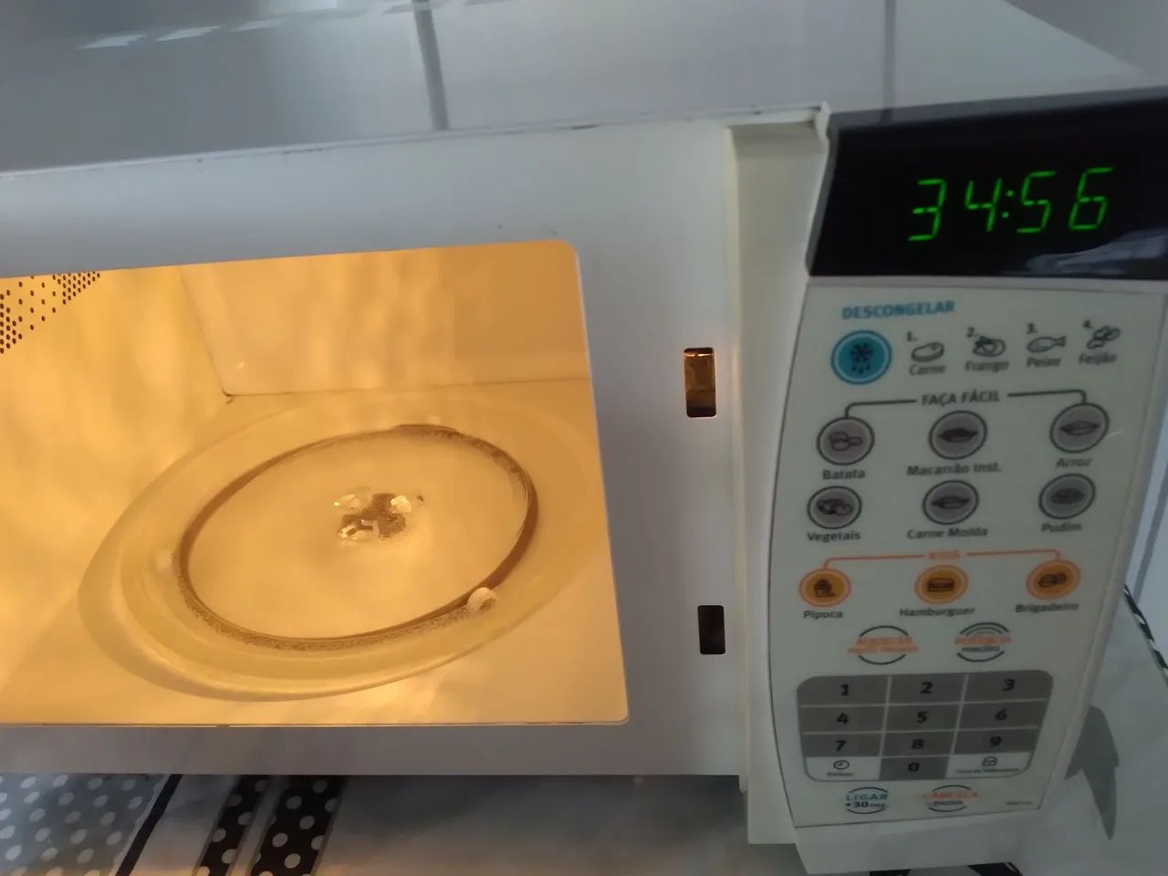 Microondas Electrolux 20litros 110volts impecável original entrego aceito pix  - Foto 3