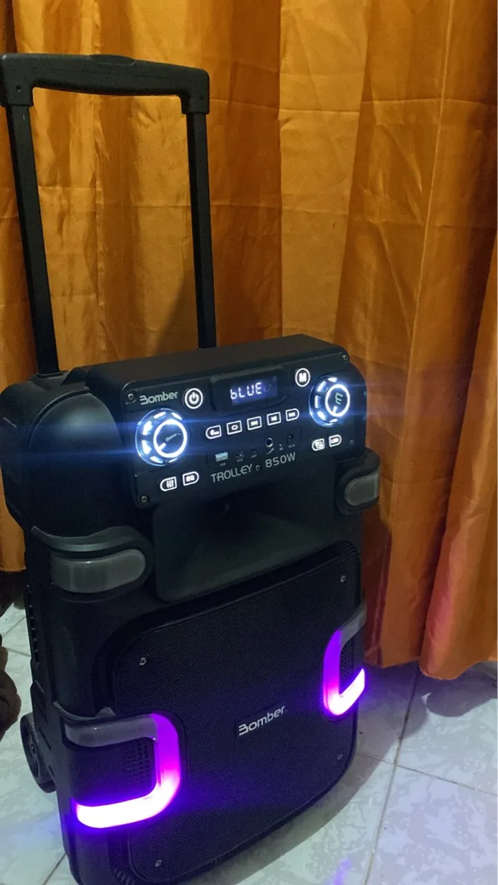 Caixa de Som Bomber Trolley 850W Bluetooth