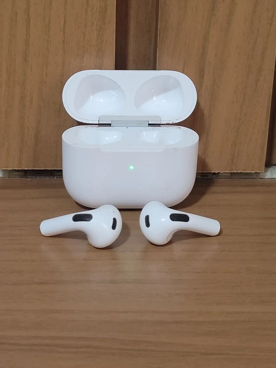 AirPods 4 - Fones de Ouvido Sem Fio com cancelamento de ruído 