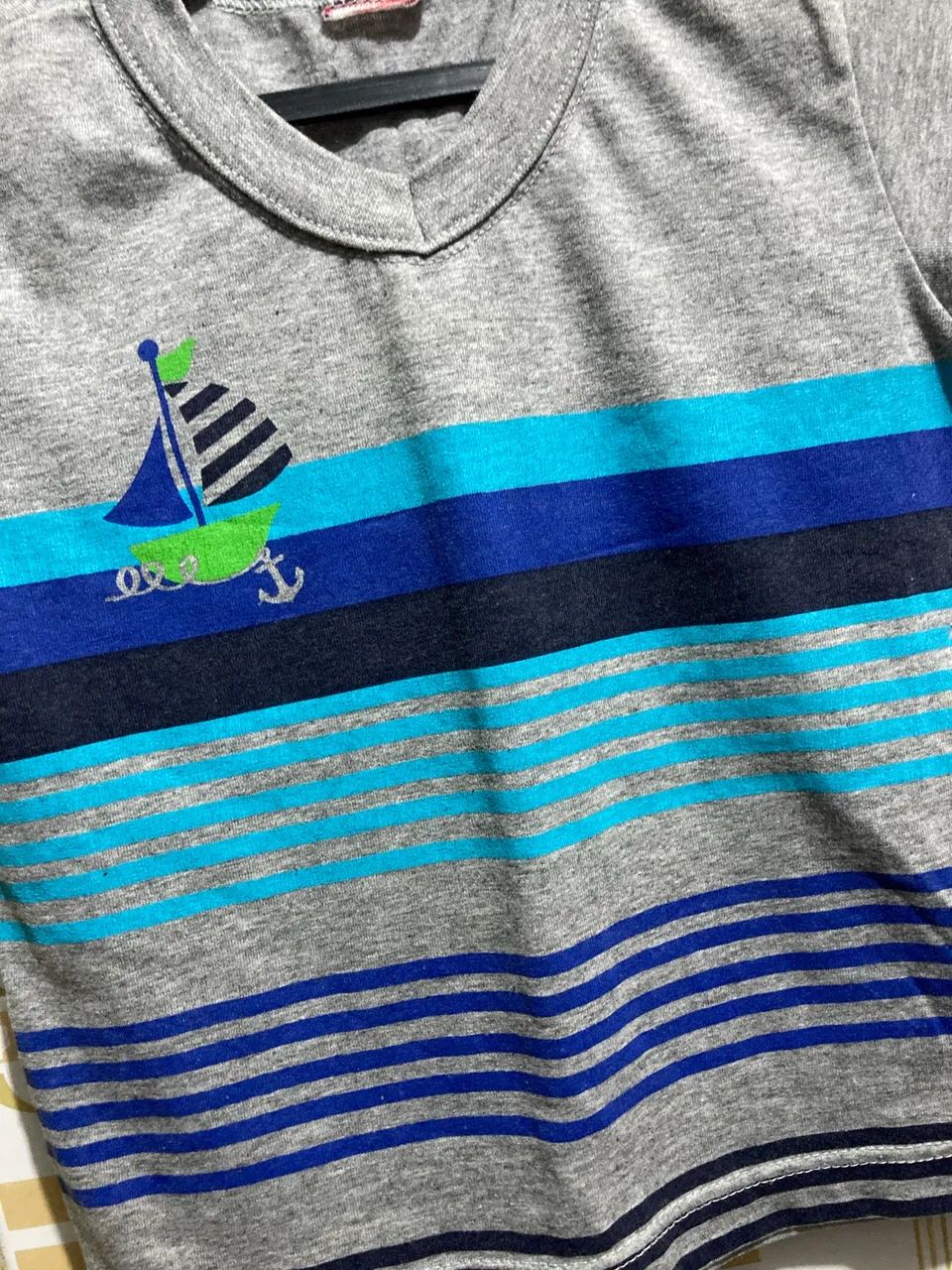 Camiseta Cinza Infantil Manga Curta Estampada, Tam 2 - Foto 2