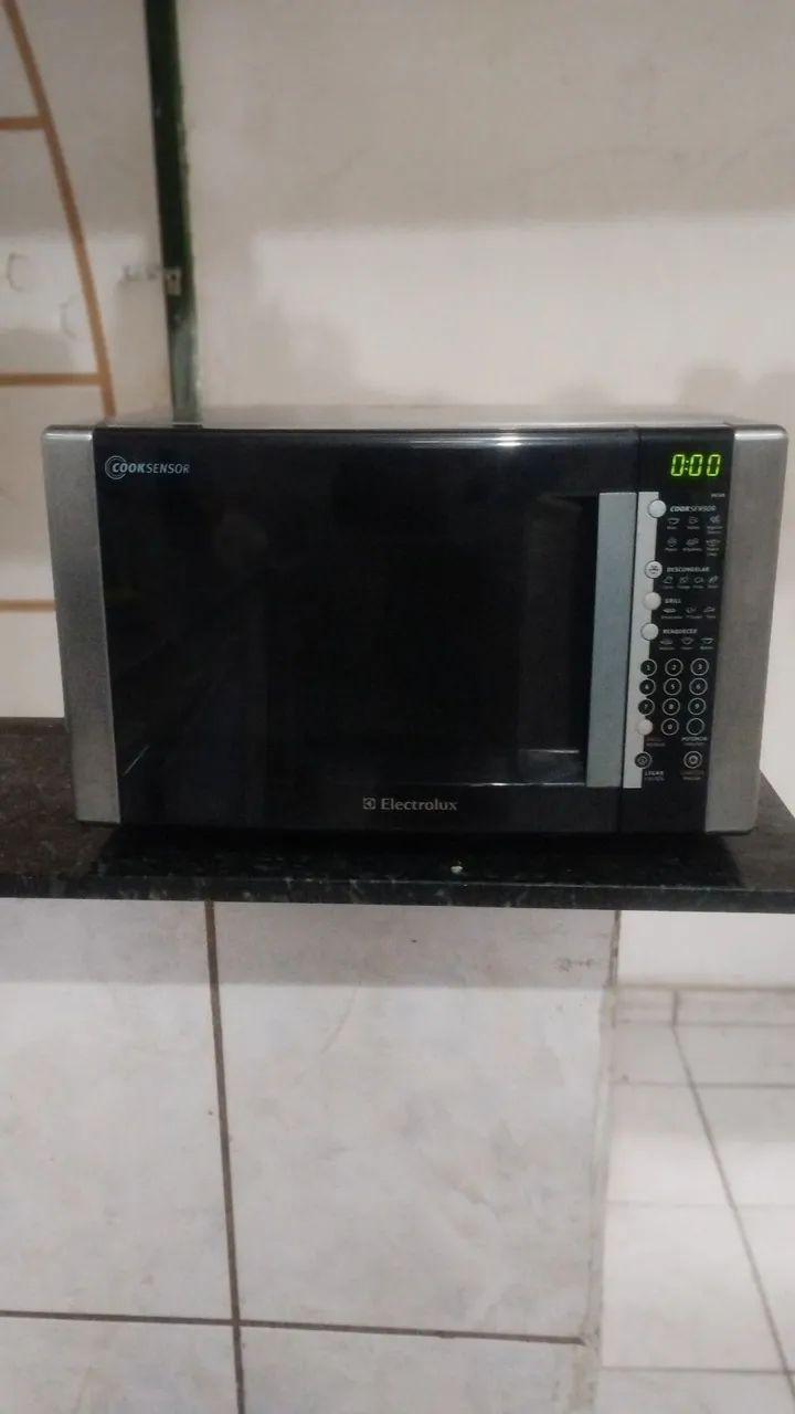 Microondas Electrolux CookSensor 31 Litros