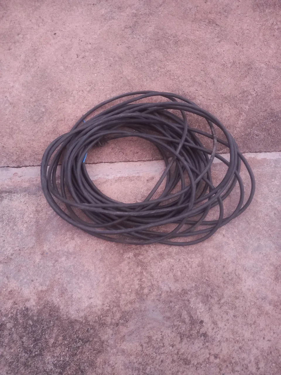 Vendo 24m Cabo Elétrico da pra usar em betoneira - Usado de 3 ponta 2.5m