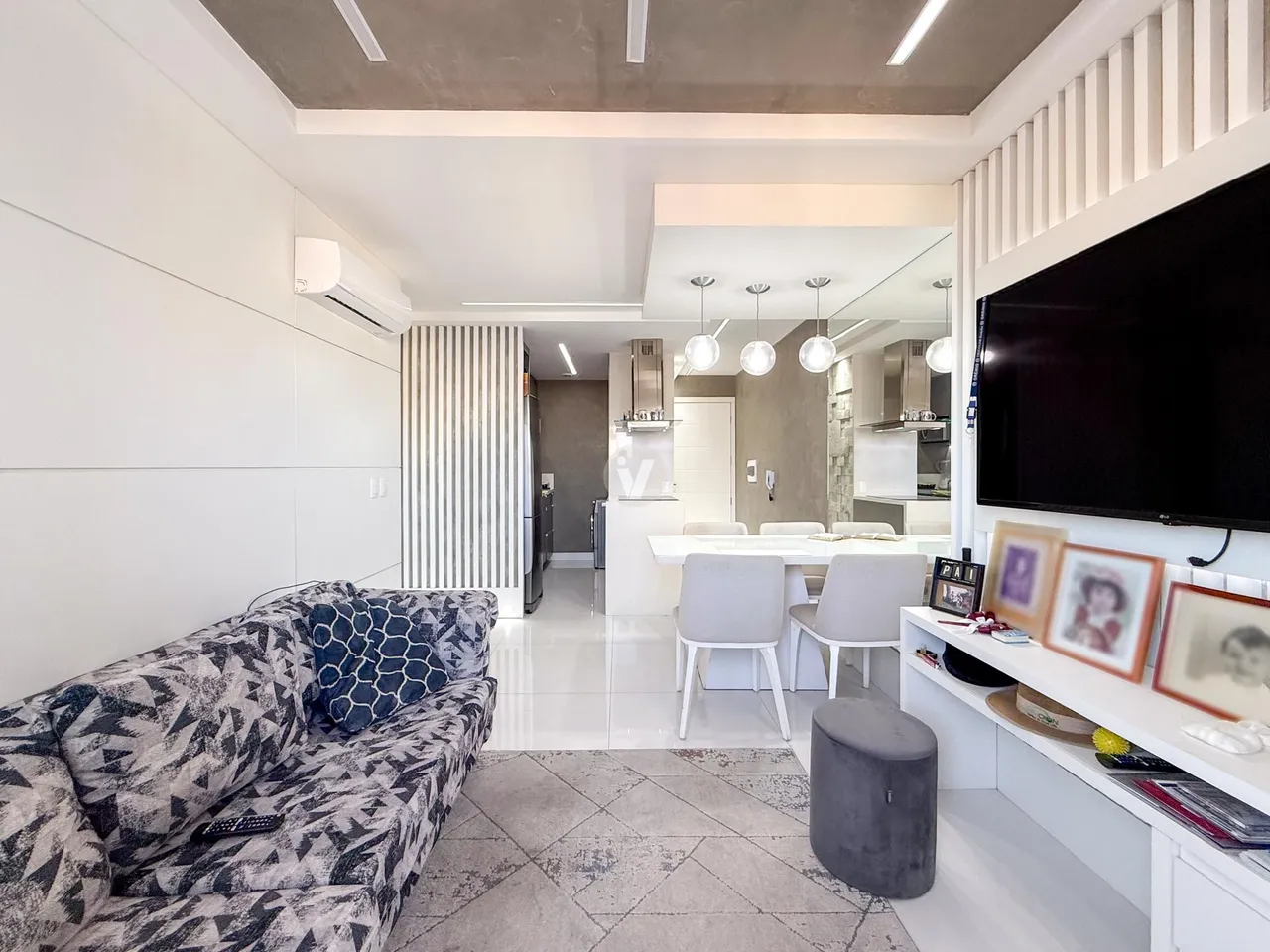 Apartamento mobiliado com 2 vagas no Empreendimento Espírito Santo