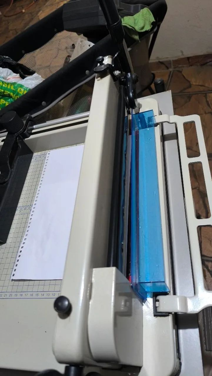 Guilhotina de Papel 