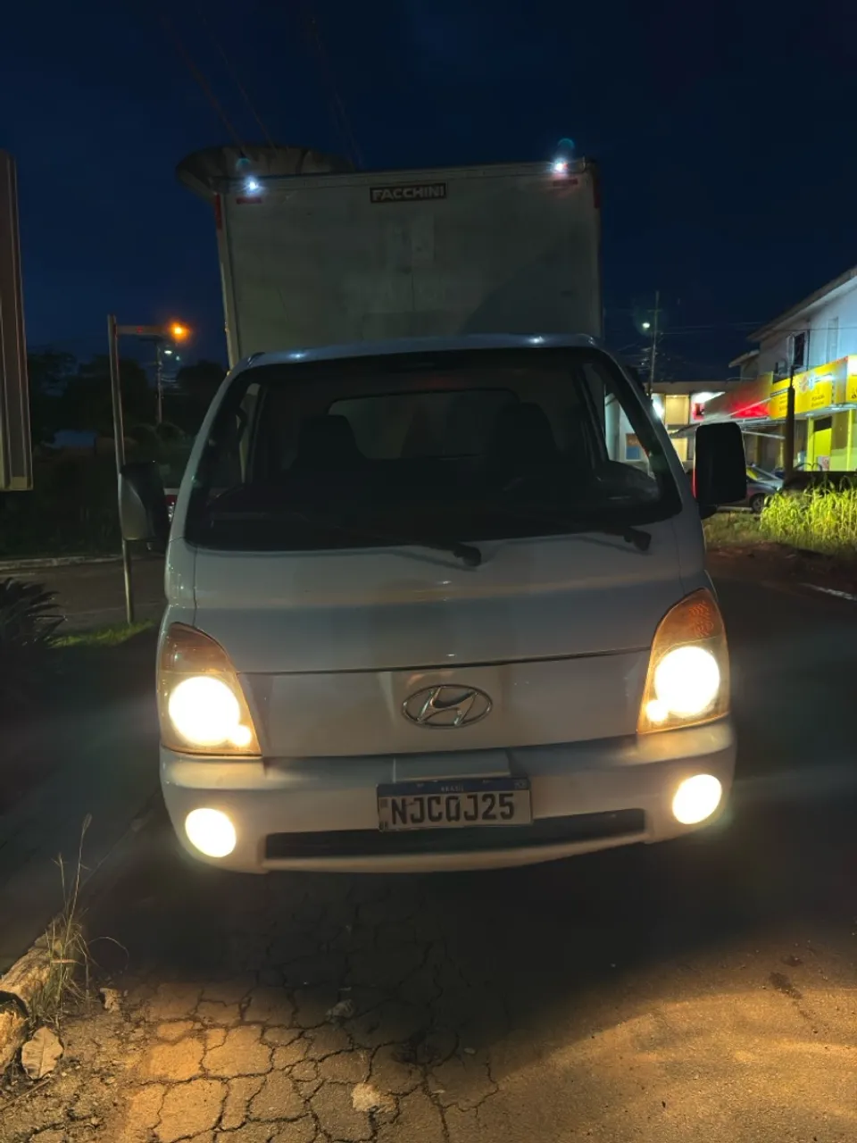 Vendo caminhão HR