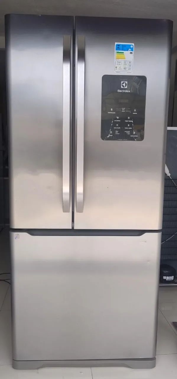 Geladeira Electrolux 3 portas SEMI-NOVA.  FAÇO A ENTREGA * 