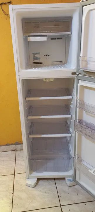 Geladeira eletrolux Frost free 390 litros - Foto 5