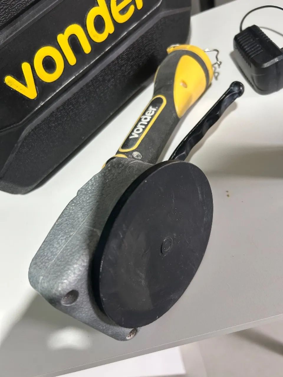 Maquina Assentar Piso MAP120 Bat 12v - Foto 2