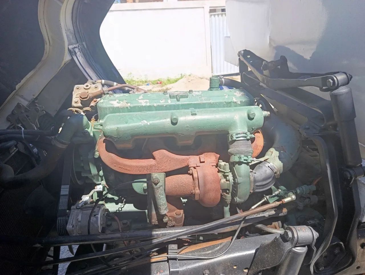 1718 vendo somente no chacis tel * tbm troco em automóvel ou camionete. - Foto 4