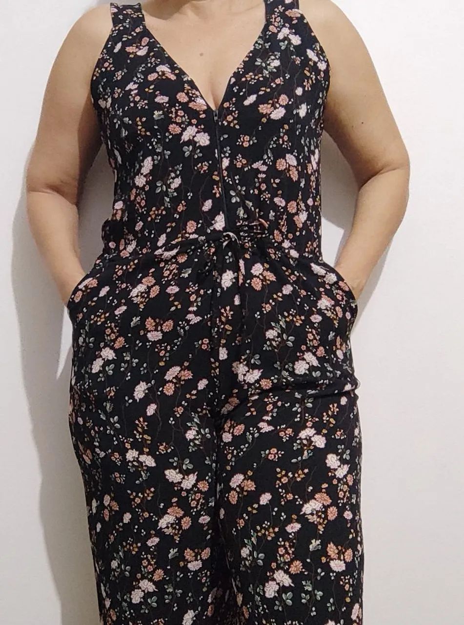 Macacão Floral Elegante