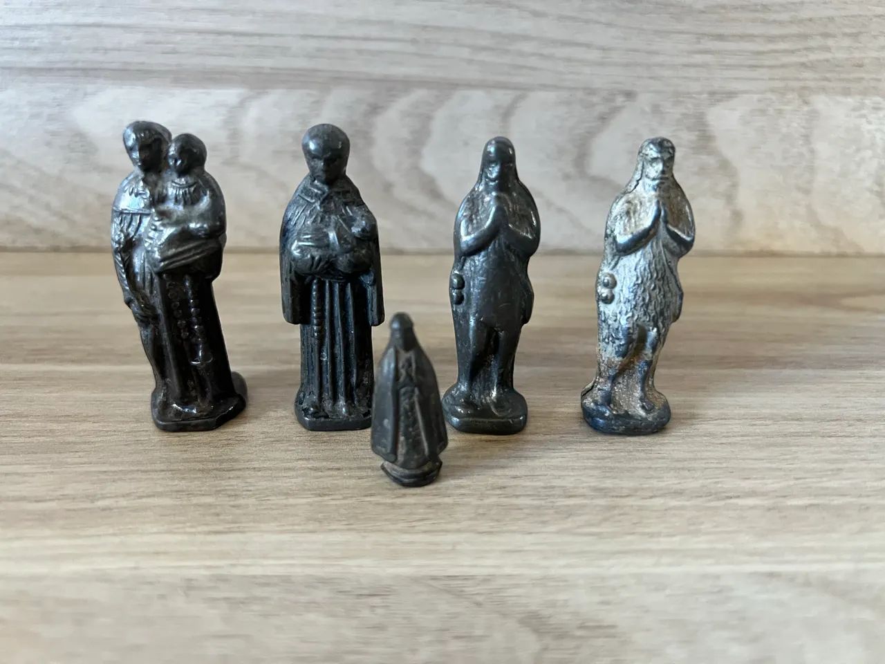 ANTIGAS MINIATURAS DE SANTOS EM ESTANHO