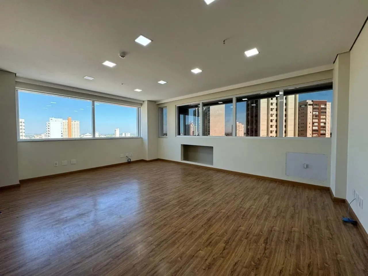 SALA À VENDA NO ARAÇATUBA OFFICE