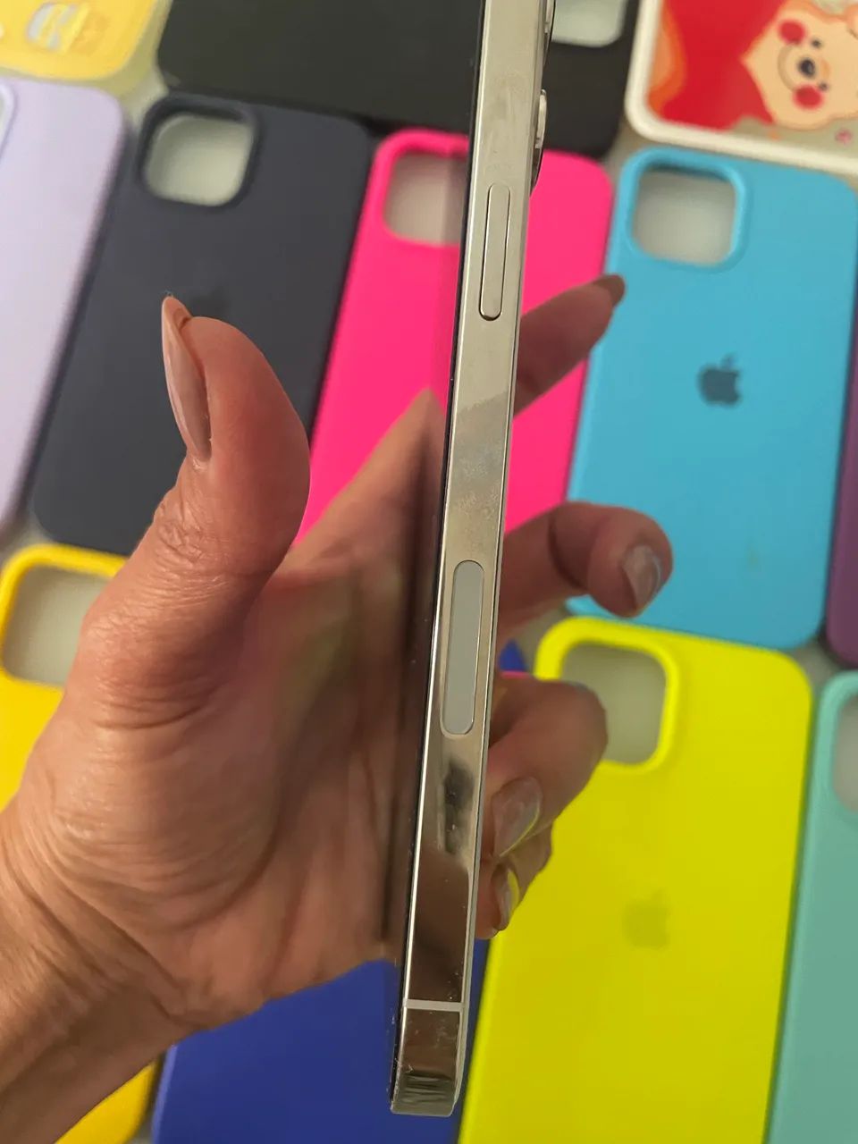 iPhone 12 Pro Max 256gb + 21 Capinhas - Aceito Troca - Foto 3