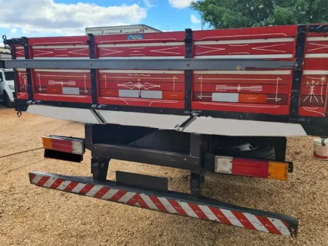 Mercedes-Benz 710 2012 Carroceria  - Foto 4