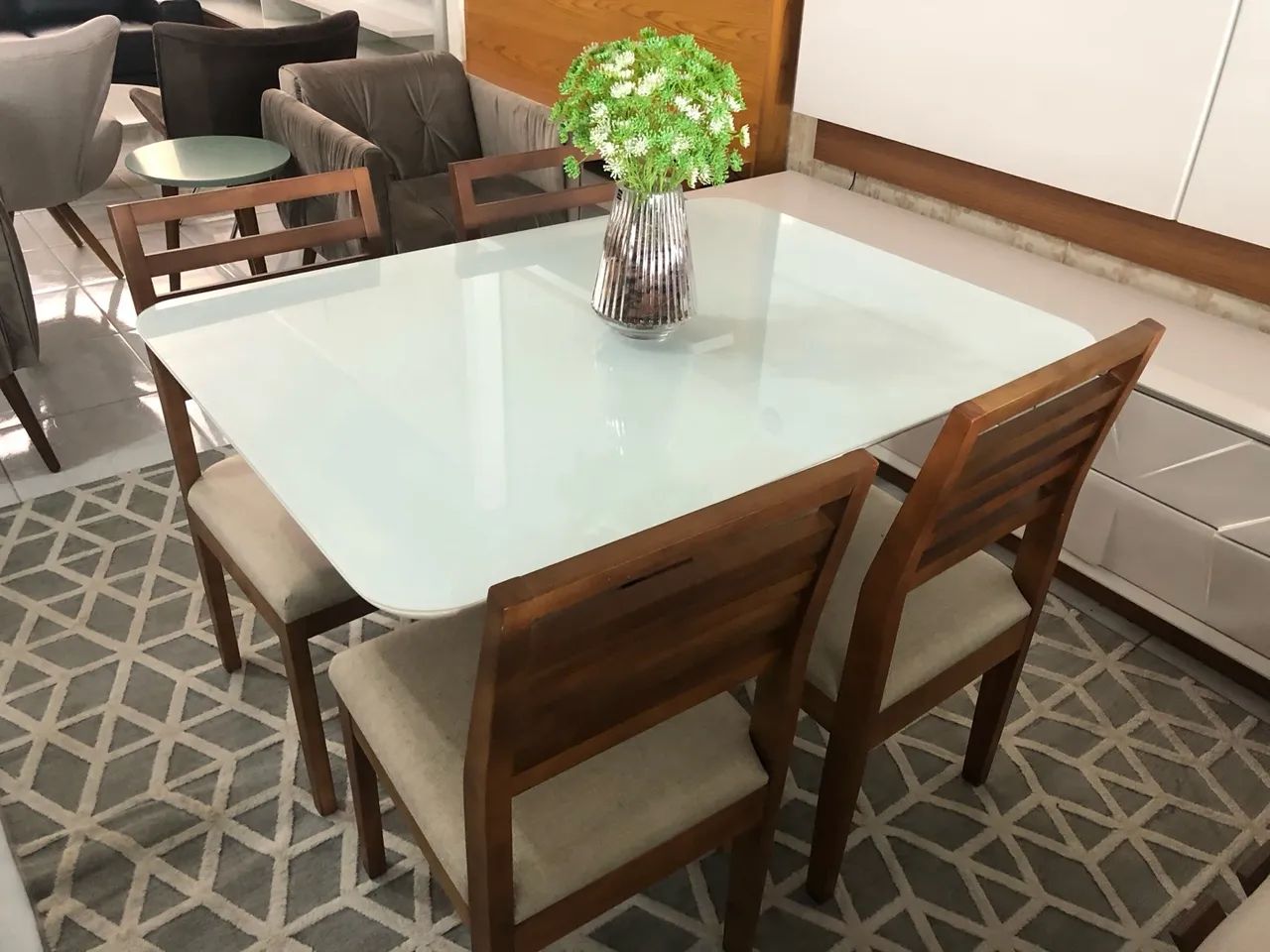 Conjunto Mesa de Jantar 4 Cadeiras Madeira - Foto 2