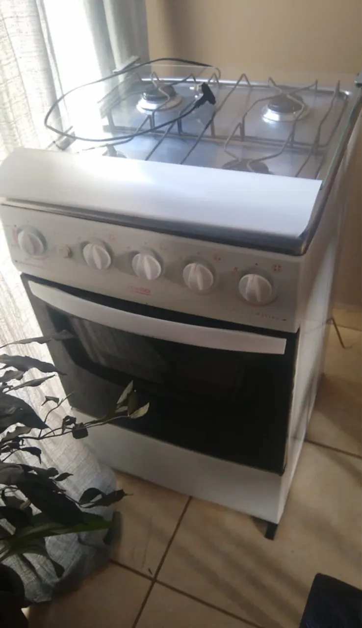 Fogão 4 Bocas com Forno