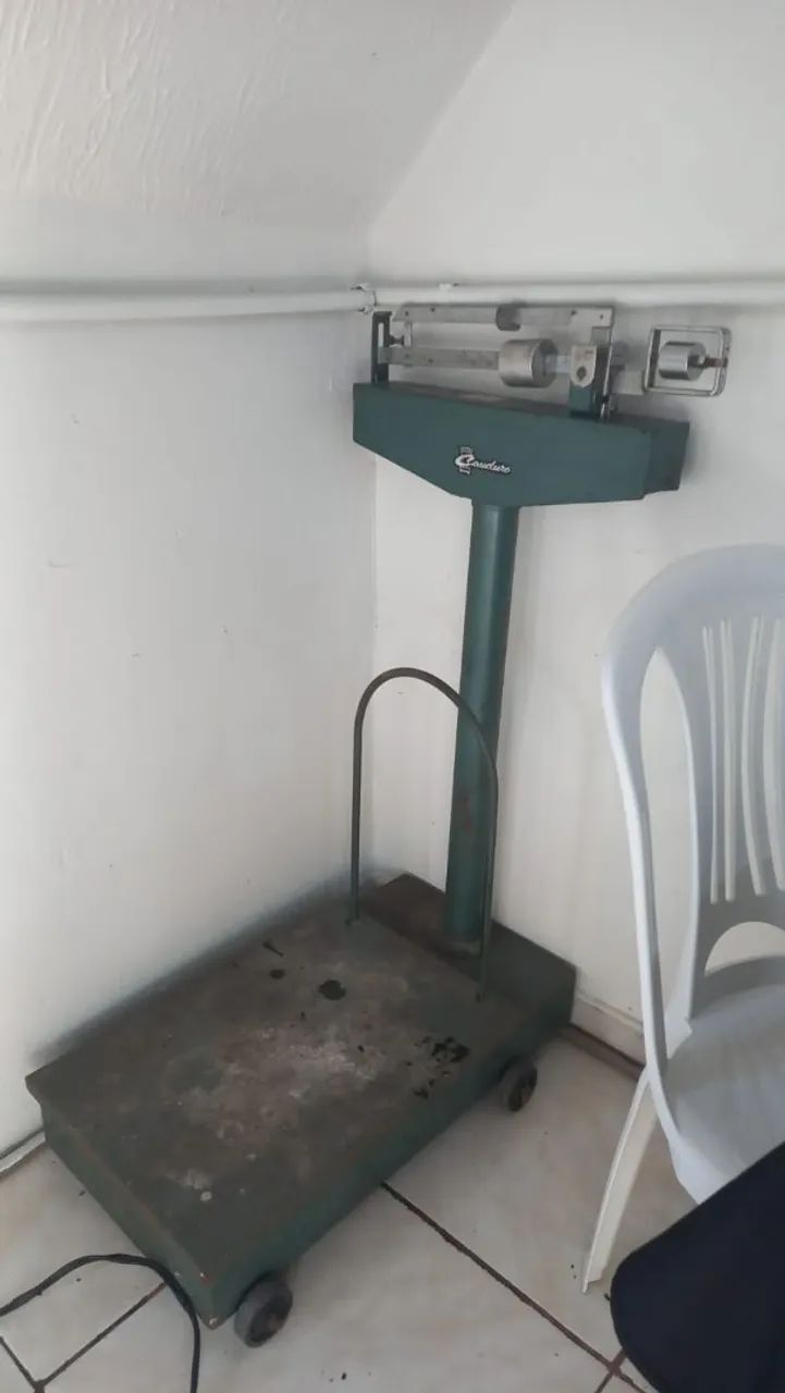 Balança de peso antiga