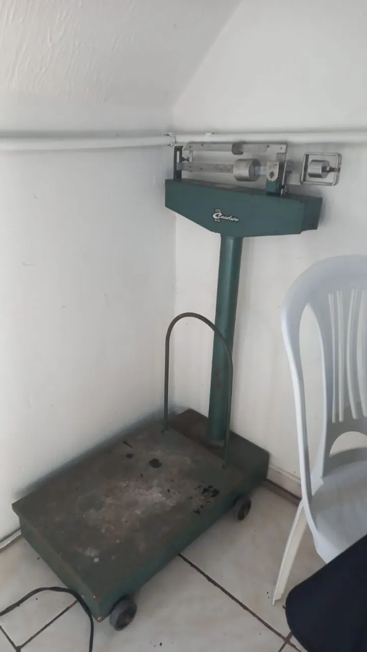 Balança de peso antiga