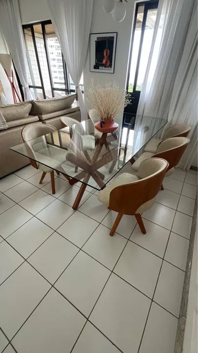 Poltrona Decorativa Giratória, encosto  em madeira em courino - Foto 3