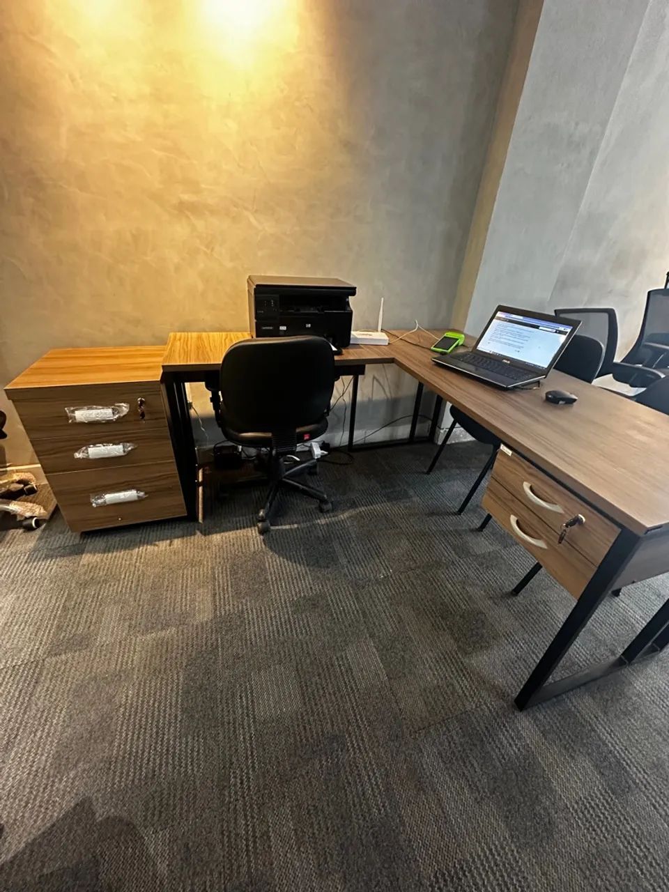Mesa em L com Gaveteiro para Escritório - LOJA IKONMIXOFFICE  - Foto 4