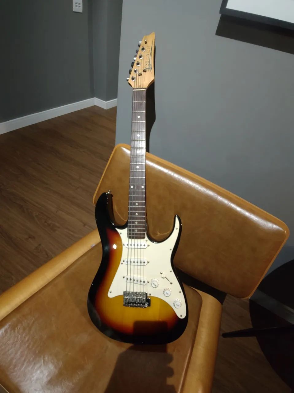 Guitarra GOLDEN 
