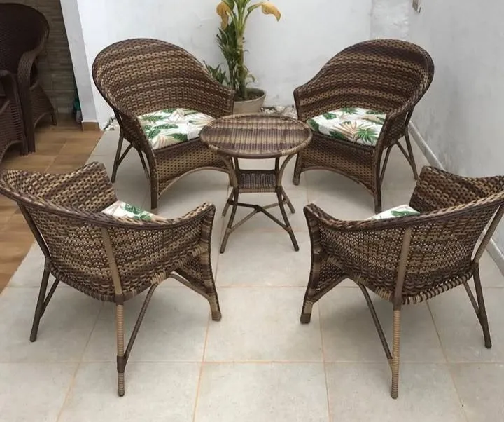 Conjunto de Mesa e Cadeiras para Área Externa