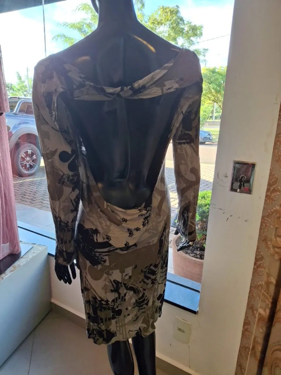Vestido DIESEL com mangas e decote profundo nas costas - Foto 5