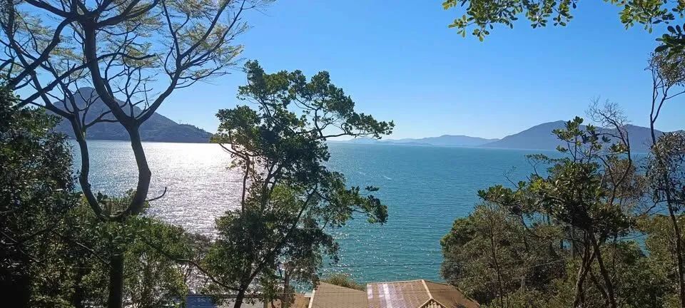Maravilhoso Terreno com 300m² a 40 Metros do Mar na Enseada de Brito em Palhoça/SC! - Foto 3