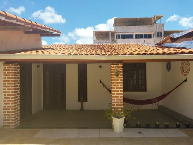 Ótima casa na Boca do Rio, 3/4 (suíte),163m2, varanda. Próxima da Praia!