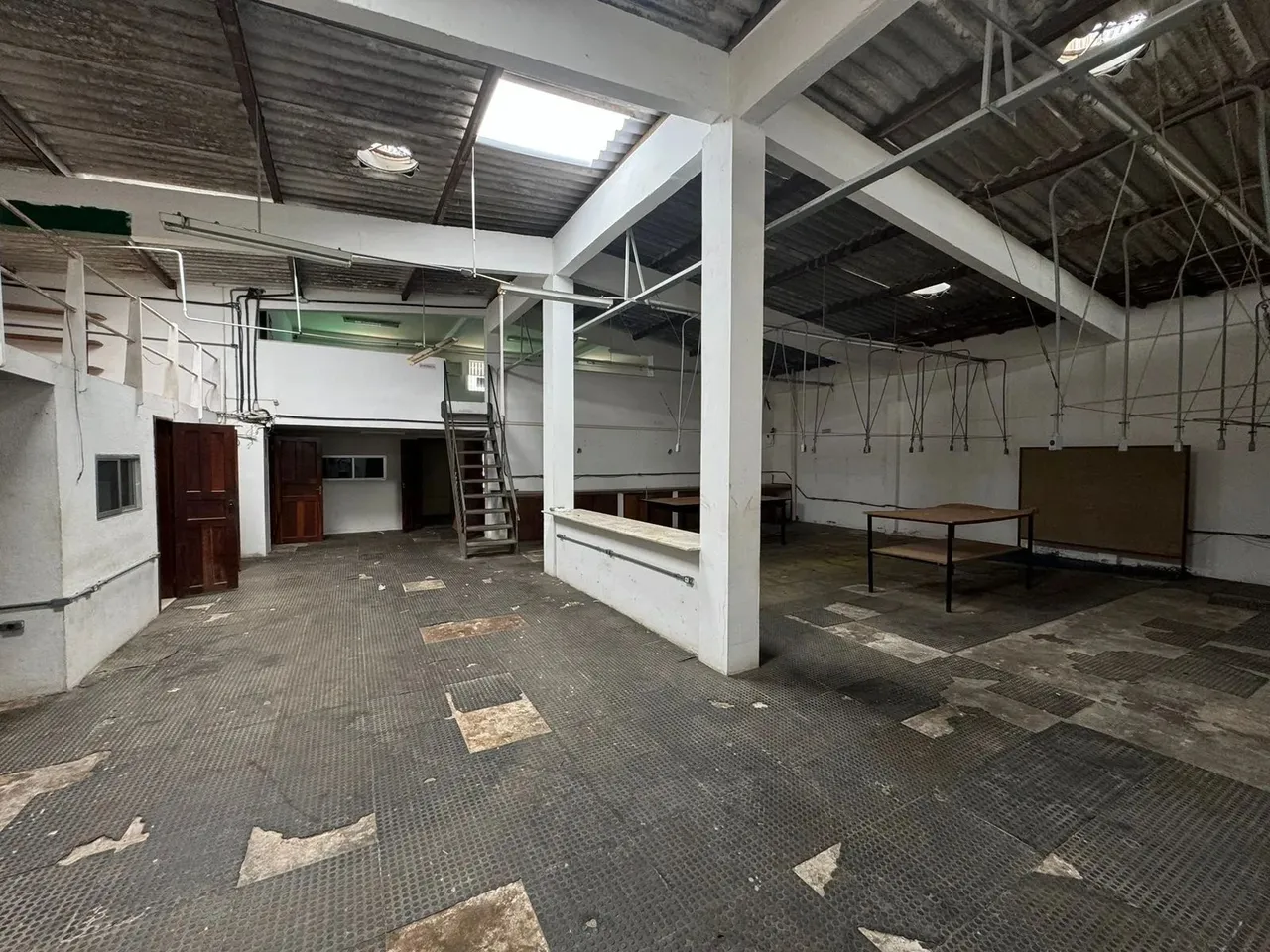 Galpão com 450 m², no São Francisco, São Luís - MA .