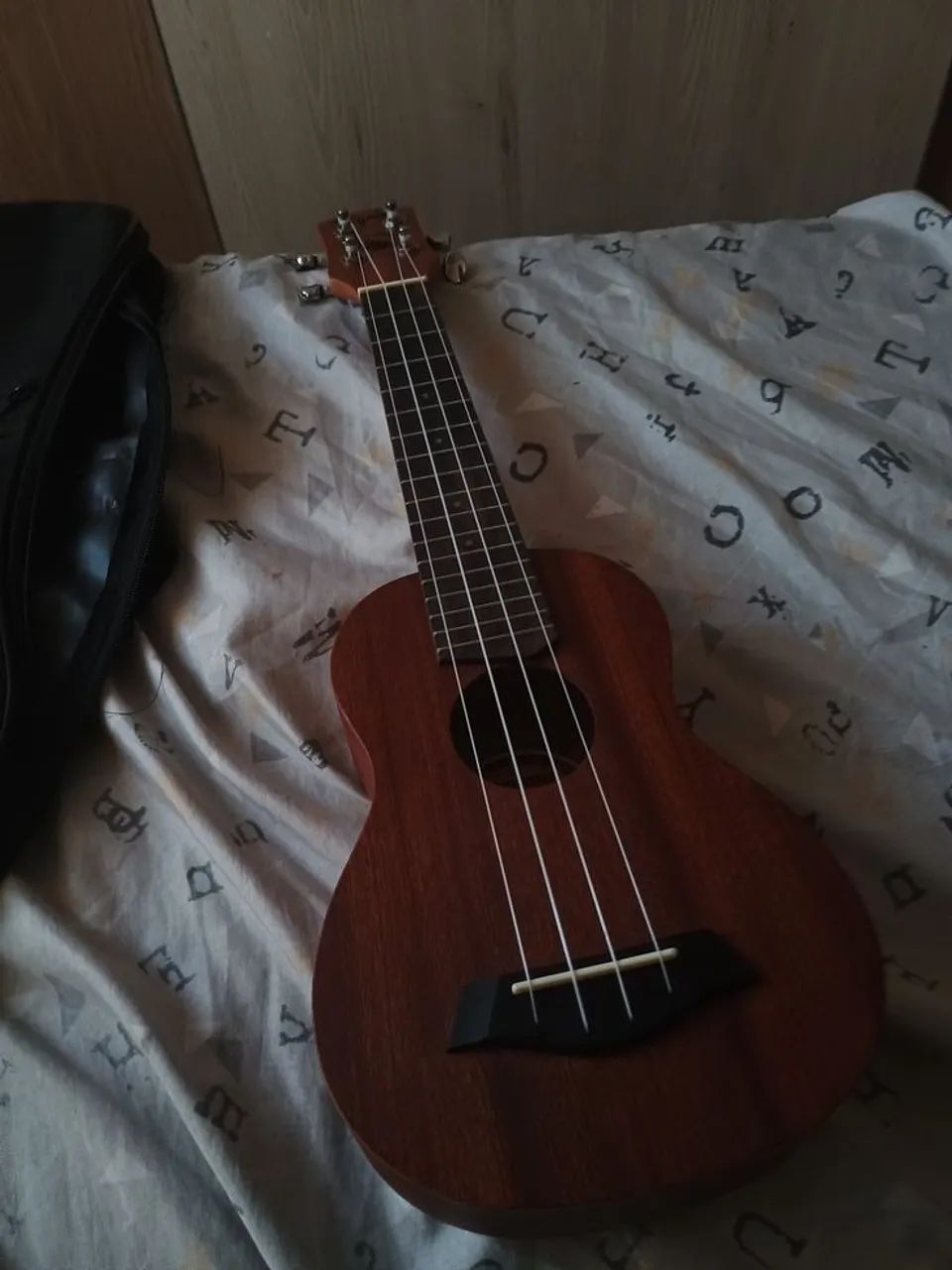 vendo Ukelele abaixo do preço original - Foto 2