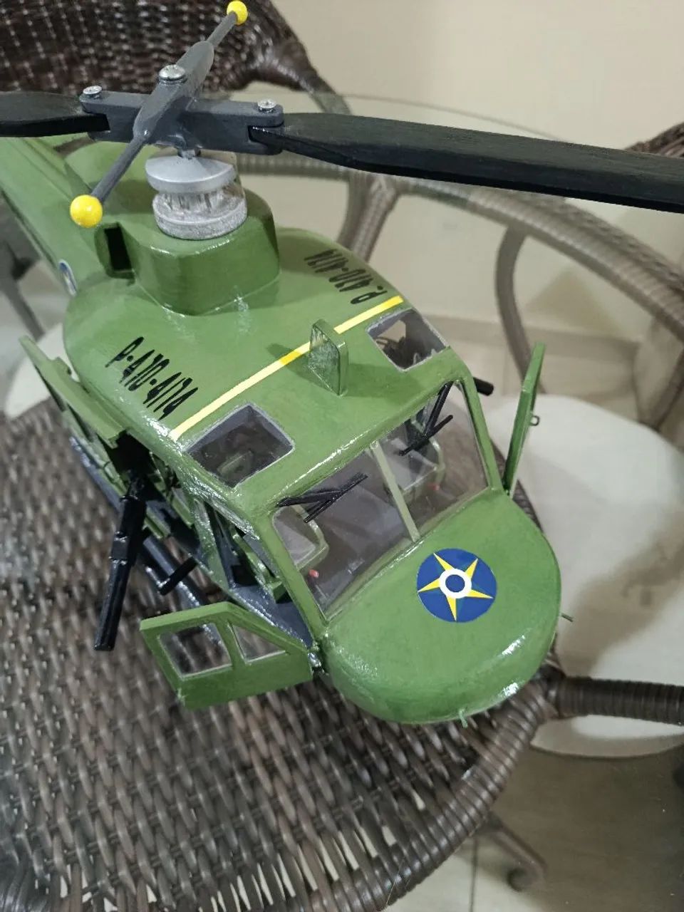 Helicóptero decorativo miniatura artesanal  - Foto 2
