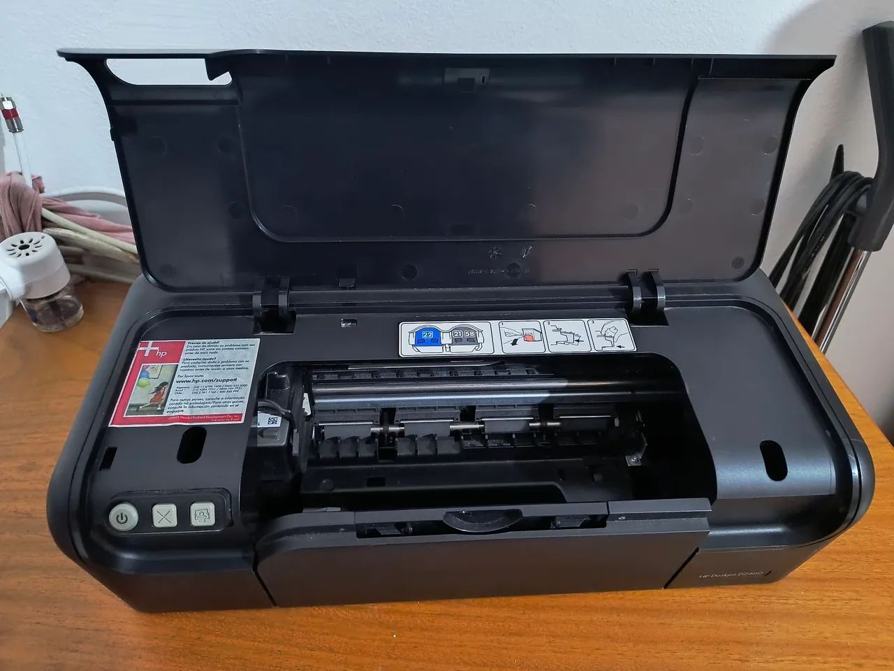 Impressora HP Deskjet D2460 - Foto 2