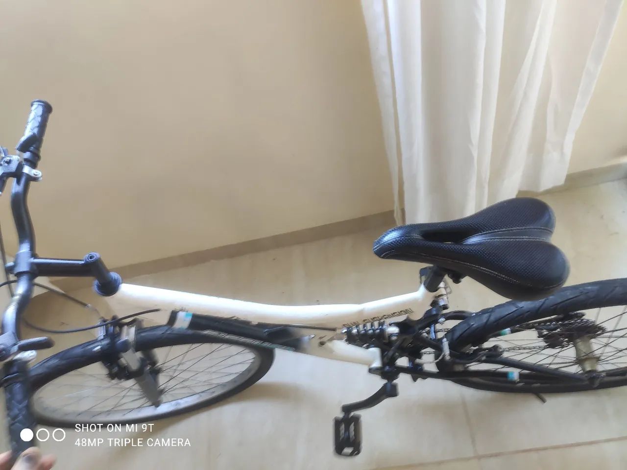Bicicleta aro 26 com 2 suspensão  - Foto 3