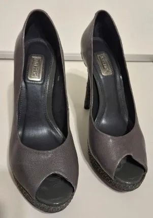 SAPATO AREZZO EM COURO CINZA CHUMBO Nº 37 - Foto 2