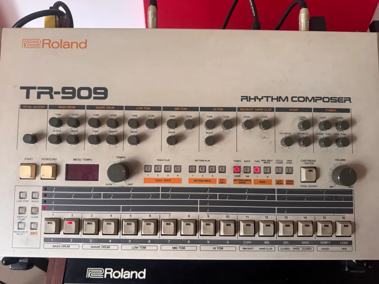 Roland TR 909 1