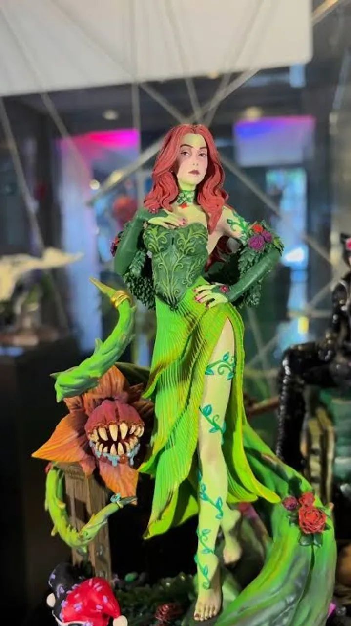 Poison Ivy Deluxe Iron Studios