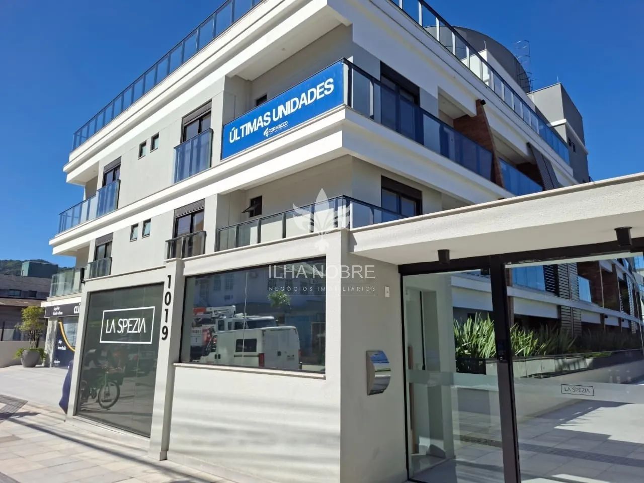 Studio semimobiliado com garagem para aluguel Saco Grande Florianópolis com 46 m²