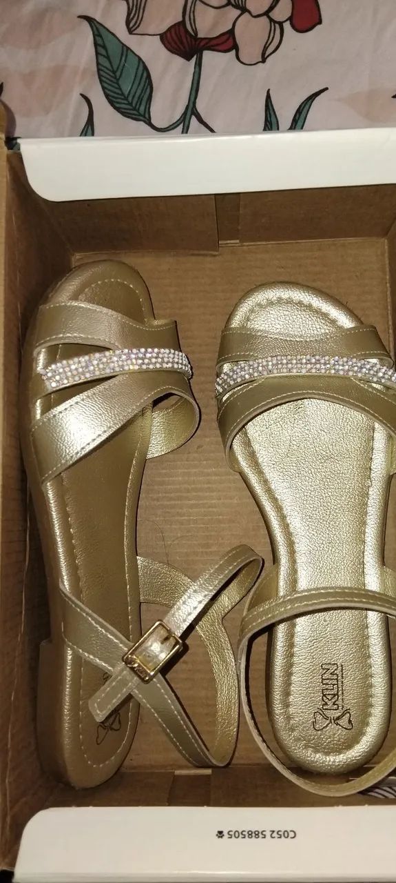 Vendo sandalia e vestido tam 10. R$ 100 - Foto 5